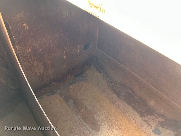 image for item DO1000 1997 Mack RD690S water truck