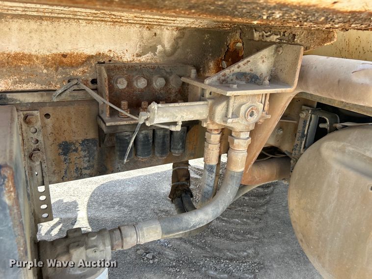 image for item DO1000 1997 Mack RD690S water truck