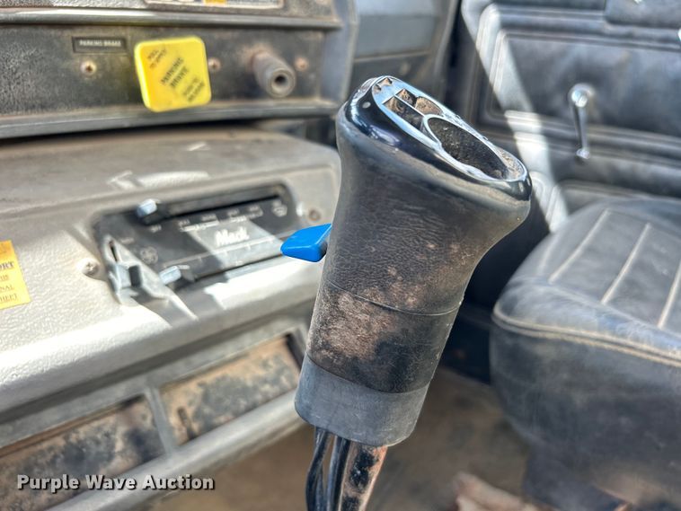 image for item DO1000 1997 Mack RD690S water truck