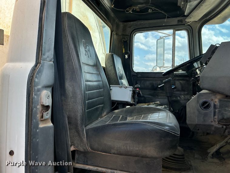 image for item DO1000 1997 Mack RD690S water truck