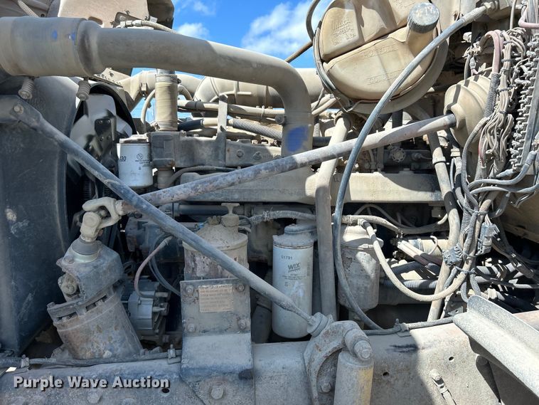 image for item DO1000 1997 Mack RD690S water truck