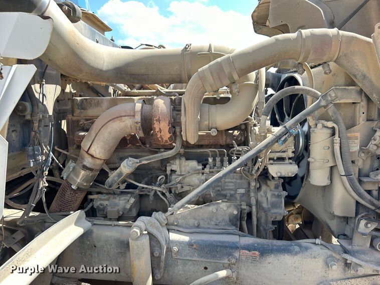 image for item DO1000 1997 Mack RD690S water truck