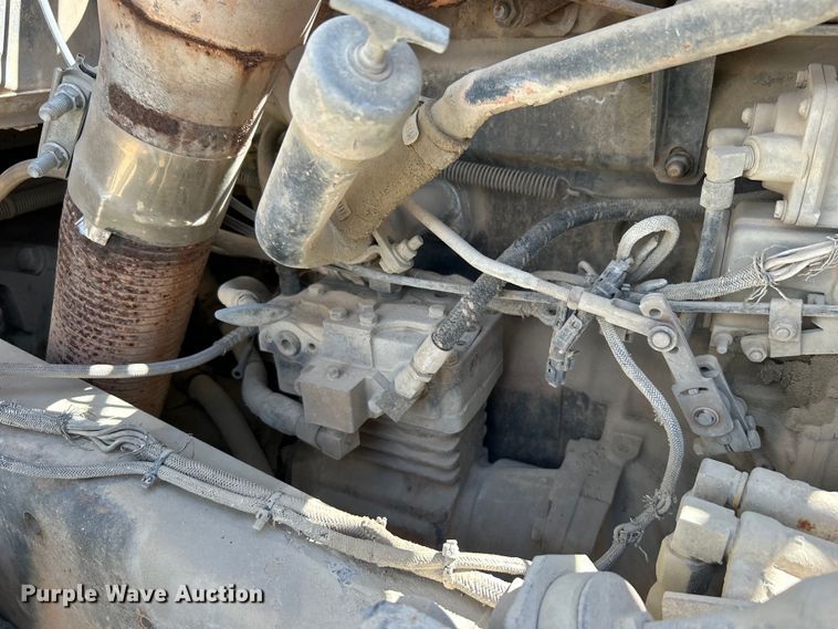 image for item DO1000 1997 Mack RD690S water truck