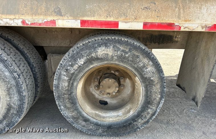 image for item DO1000 1997 Mack RD690S water truck