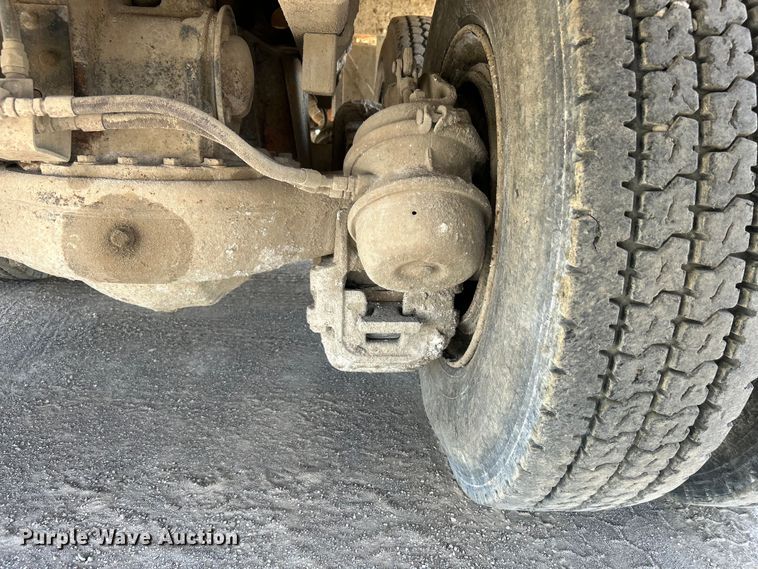 image for item DO1000 1997 Mack RD690S water truck