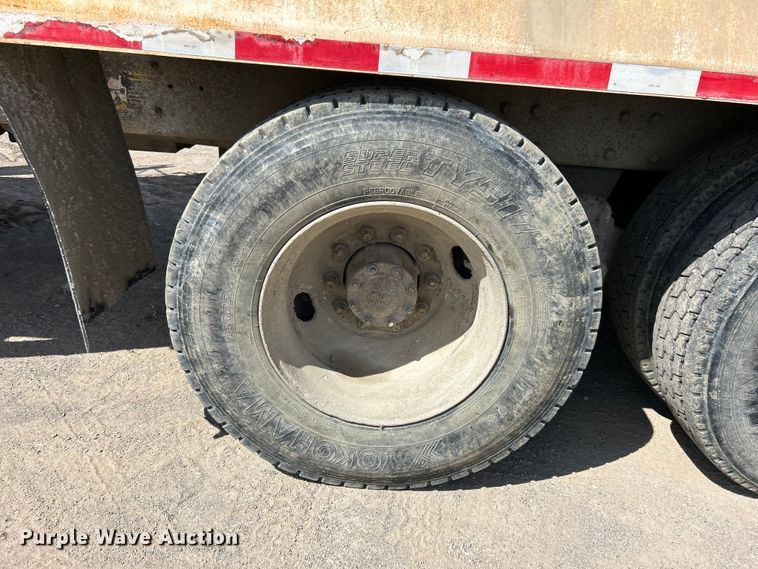 image for item DO1000 1997 Mack RD690S water truck