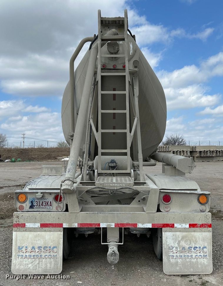 image for item DO1004 1996 Fruehauf  HAPT2J4003 tank trailer