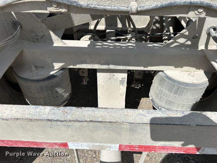 image for item DO1004 1996 Fruehauf  HAPT2J4003 tank trailer