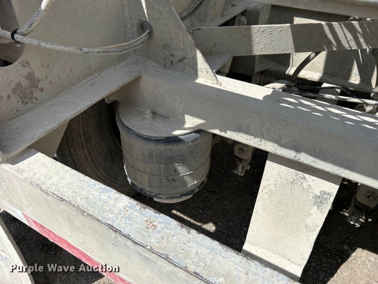 image for item DO1004 1996 Fruehauf  HAPT2J4003 tank trailer