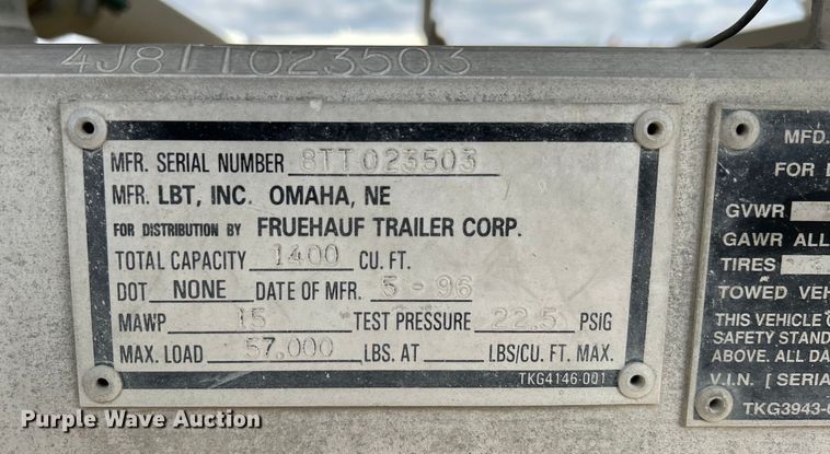 image for item DO1004 1996 Fruehauf  HAPT2J4003 tank trailer