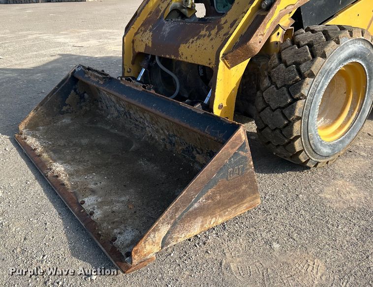 image for item DO1005 2018 Caterpillar 272D2 skid steer loader
