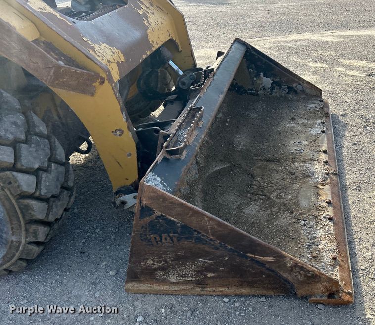 image for item DO1005 2018 Caterpillar 272D2 skid steer loader