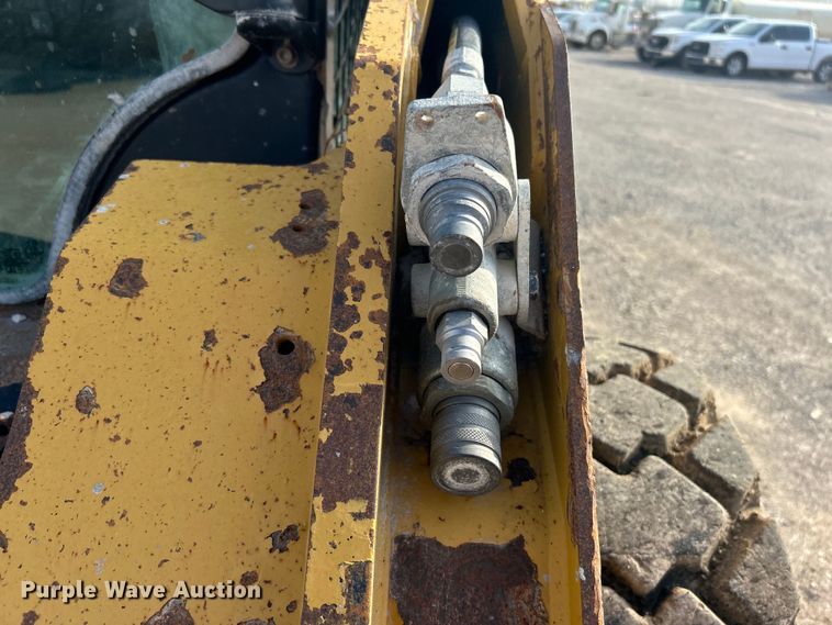 image for item DO1005 2018 Caterpillar 272D2 skid steer loader