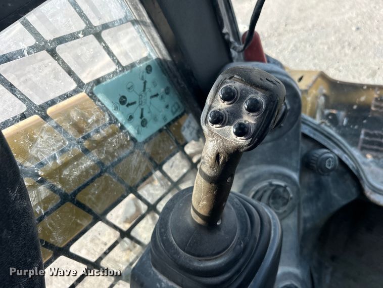 image for item DO1005 2018 Caterpillar 272D2 skid steer loader