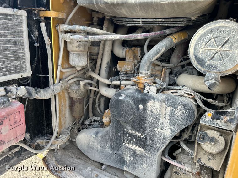 image for item DO1005 2018 Caterpillar 272D2 skid steer loader