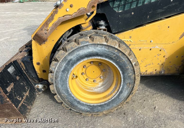 image for item DO1005 2018 Caterpillar 272D2 skid steer loader