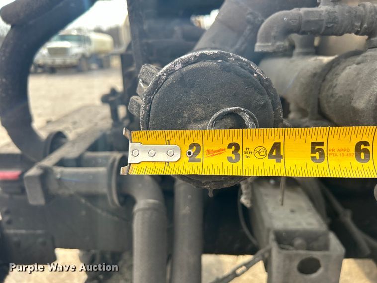 image for item DO1009 2005 International 7300 oil distributor truck