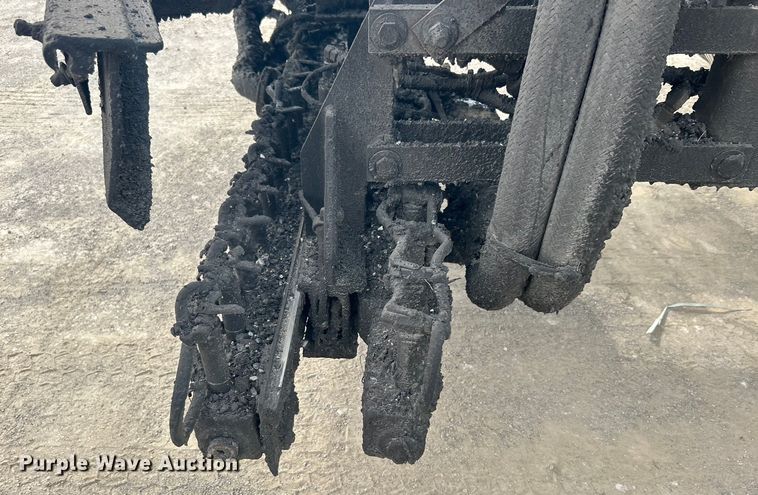 image for item DO1009 2005 International 7300 oil distributor truck