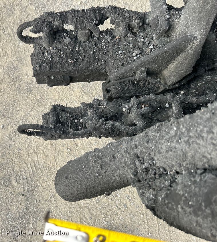 image for item DO1009 2005 International 7300 oil distributor truck