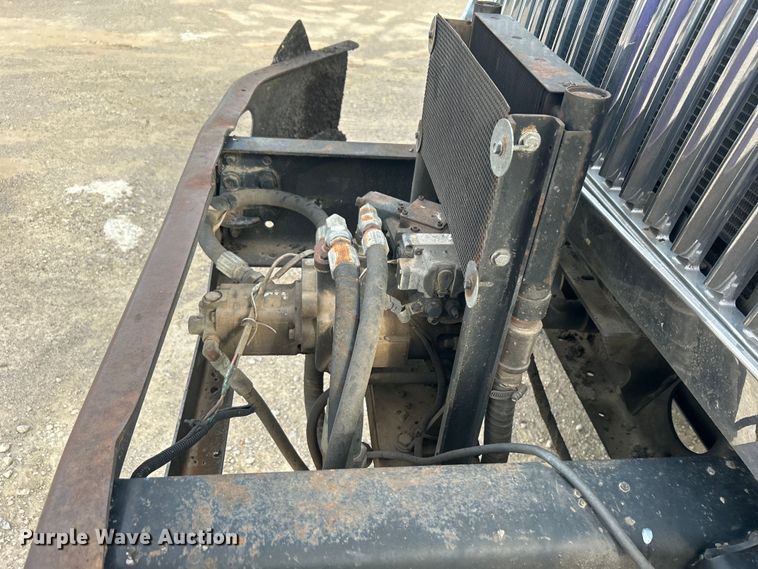 image for item DO1009 2005 International 7300 oil distributor truck