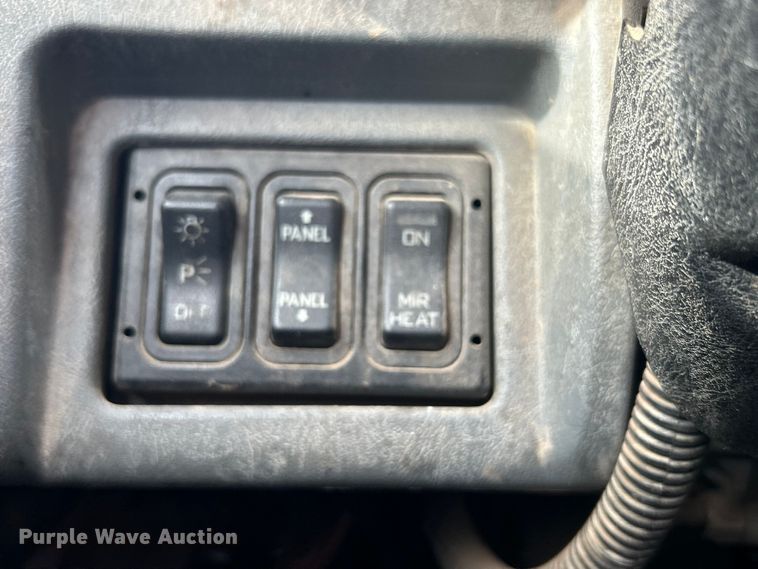 image for item DO1009 2005 International 7300 oil distributor truck