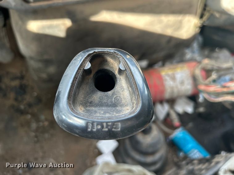 image for item DO1009 2005 International 7300 oil distributor truck