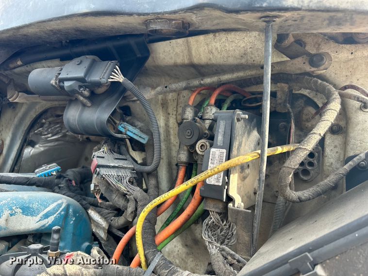 image for item DO1009 2005 International 7300 oil distributor truck