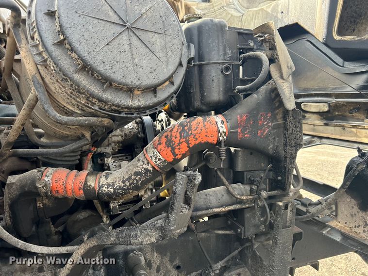 image for item DO1009 2005 International 7300 oil distributor truck