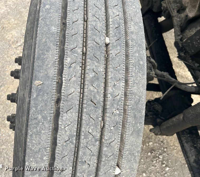 image for item DO1009 2005 International 7300 oil distributor truck