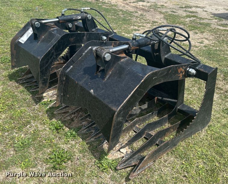 image for item DO1078 Skid steer grapple bucket