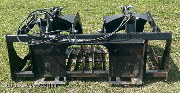 image for item DO1078 Skid steer grapple bucket
