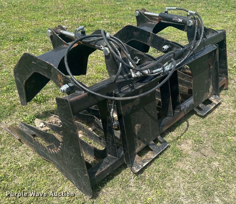 image for item DO1078 Skid steer grapple bucket