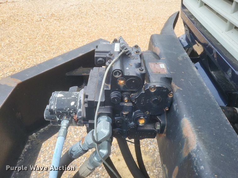 image for item DO4883 1994 Ford F700 oil distributor truck