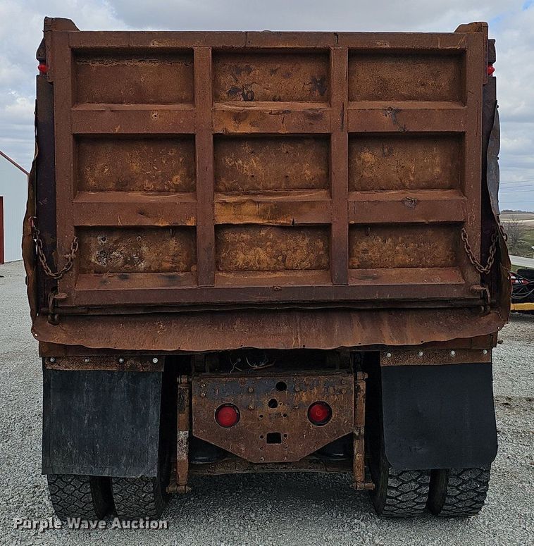 image for item DP0823 1991 International 9400 dump truck
