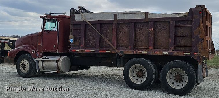 image for item DP0823 1991 International 9400 dump truck