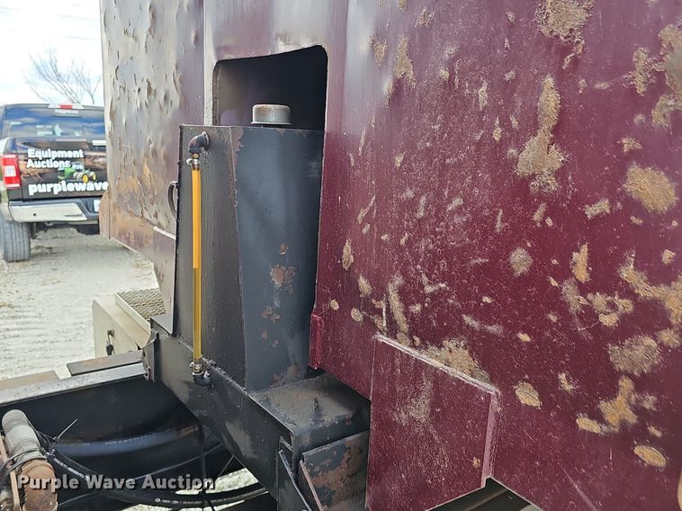 image for item DP0823 1991 International 9400 dump truck