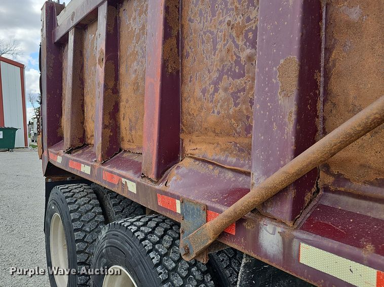 image for item DP0823 1991 International 9400 dump truck