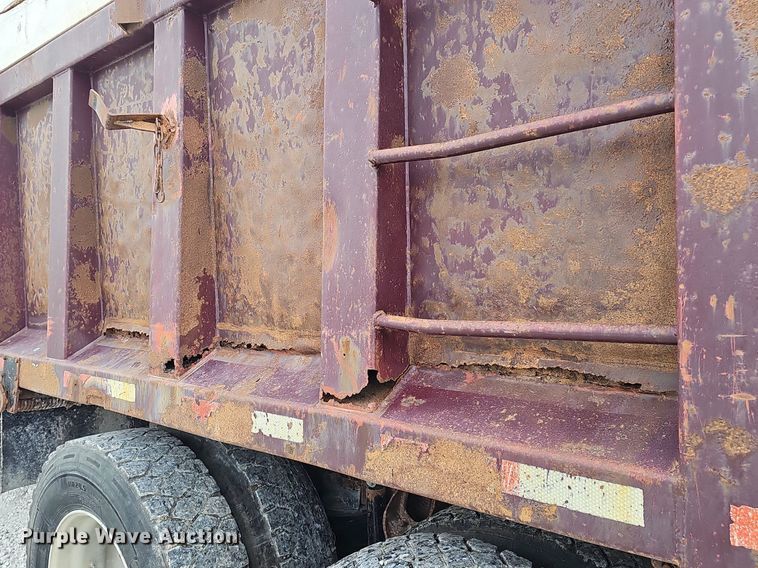 image for item DP0823 1991 International 9400 dump truck