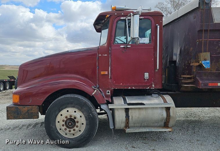 image for item DP0823 1991 International 9400 dump truck