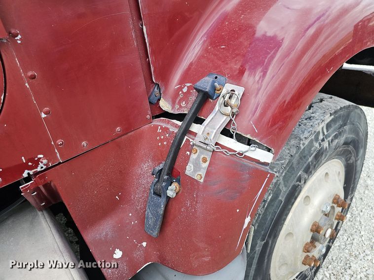 image for item DP0823 1991 International 9400 dump truck