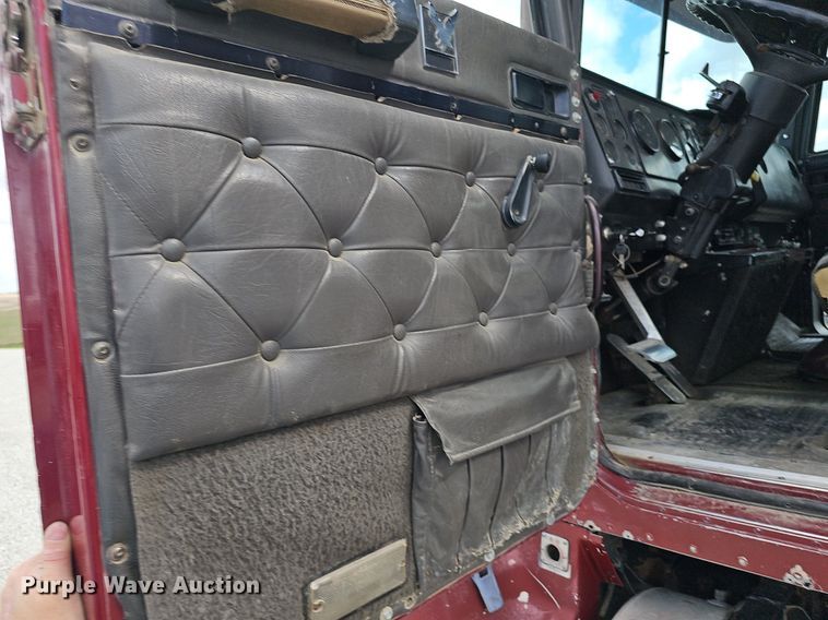 image for item DP0823 1991 International 9400 dump truck