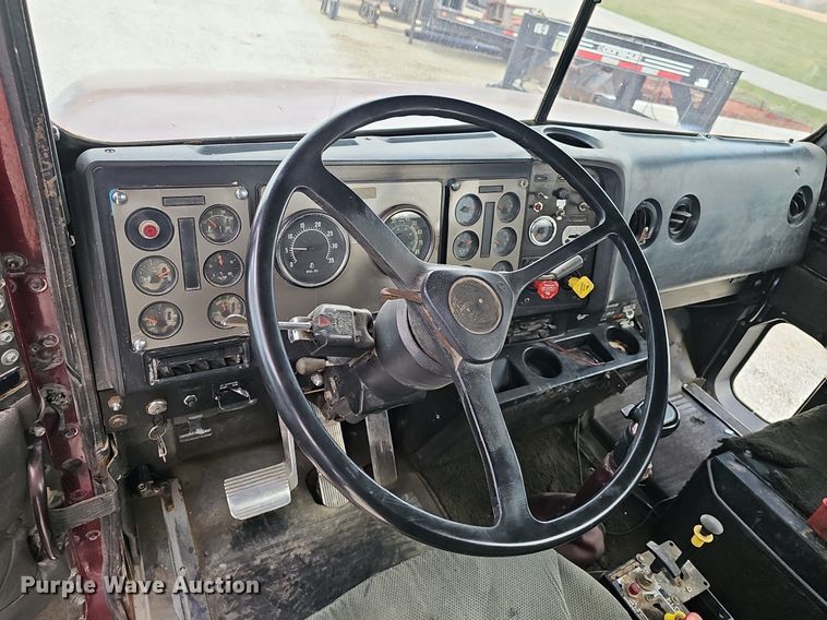 image for item DP0823 1991 International 9400 dump truck