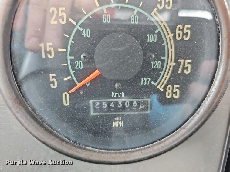 image for item DP0823 1991 International 9400 dump truck