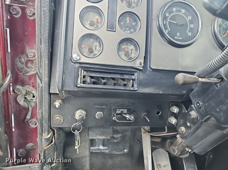 image for item DP0823 1991 International 9400 dump truck