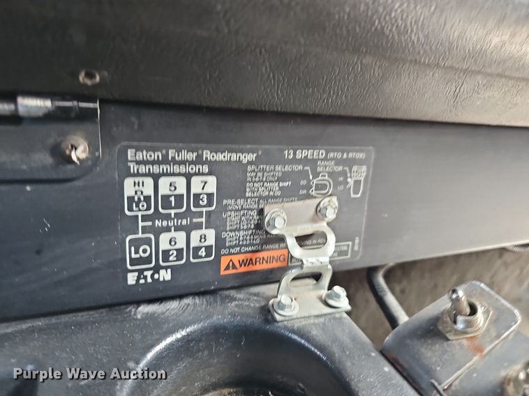 image for item DP0823 1991 International 9400 dump truck