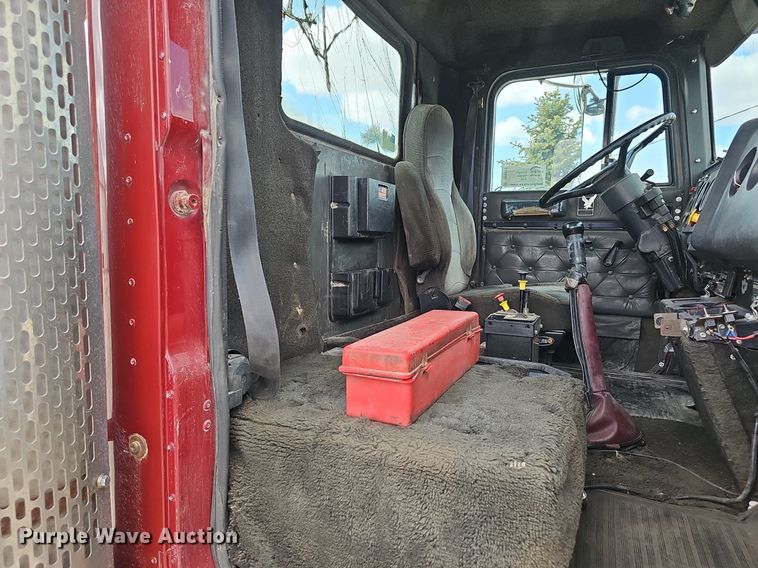 image for item DP0823 1991 International 9400 dump truck