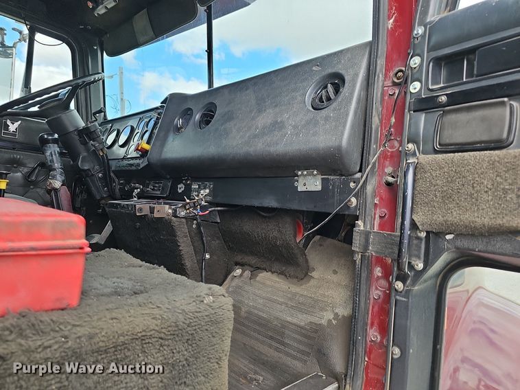 image for item DP0823 1991 International 9400 dump truck