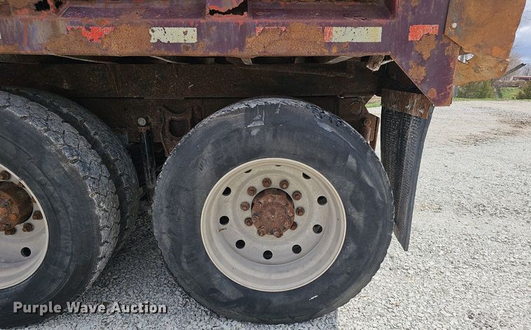 image for item DP0823 1991 International 9400 dump truck