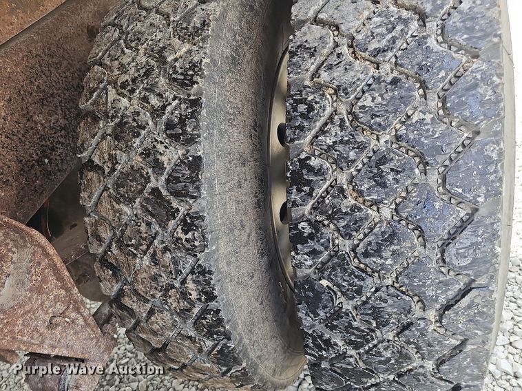 image for item DP0823 1991 International 9400 dump truck