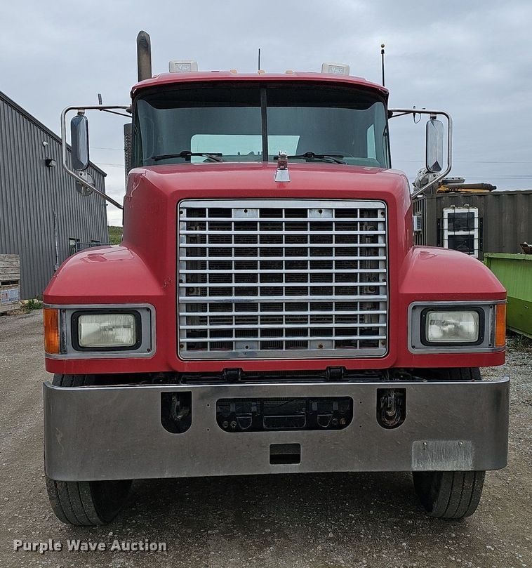 image for item DP0843 2008 Mack Pinnacle CHU613 semi truck